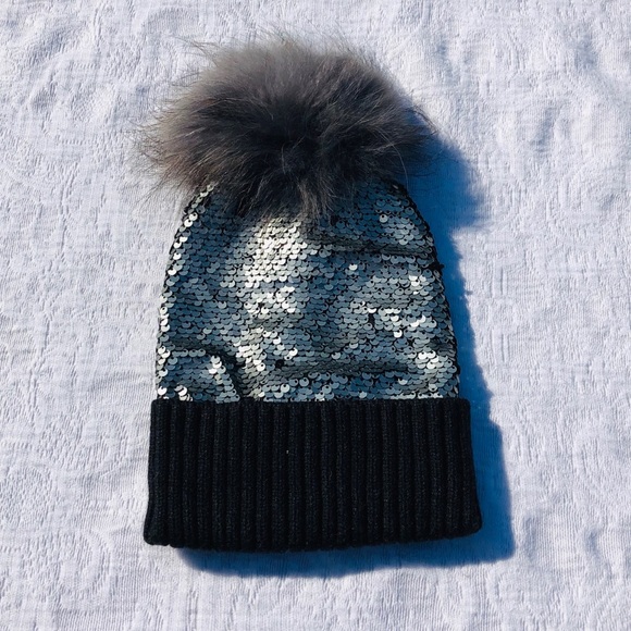 BARI LYNN**Color Changing Sequin Genuine Fur Pom - Picture 3 of 6